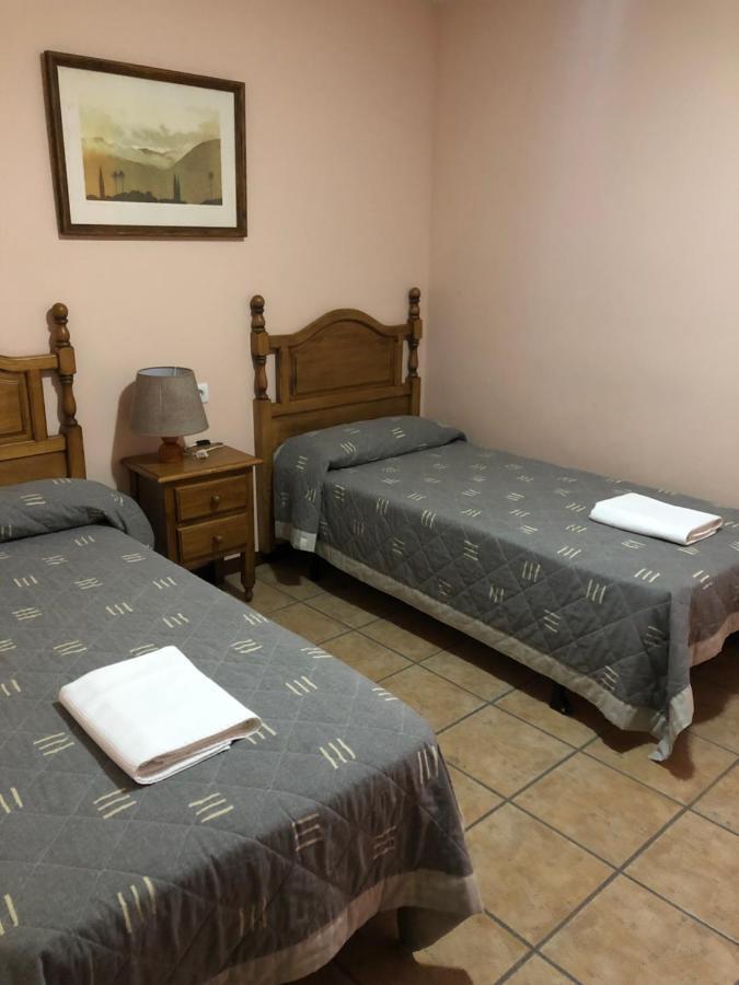 Apartamentos Turisticos San Juan De La Pena Santa Cruz de la Serós Esterno foto