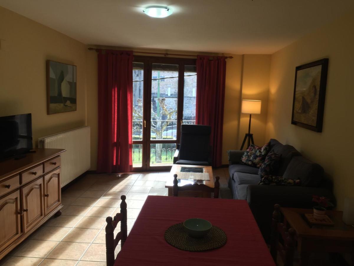 Apartamentos Turisticos San Juan De La Pena Santa Cruz de la Serós Esterno foto