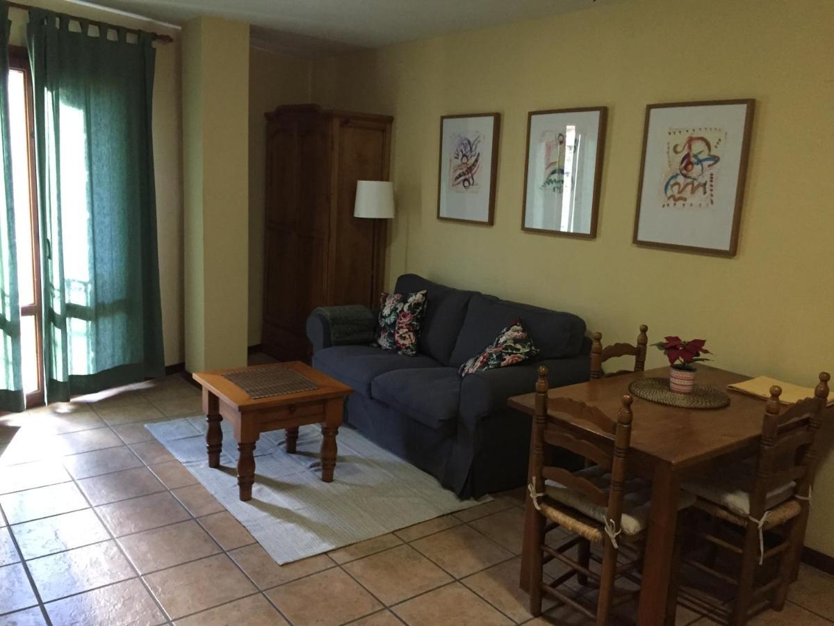 Apartamentos Turisticos San Juan De La Pena Santa Cruz de la Serós Esterno foto